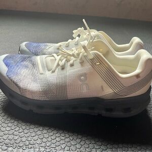 Limited Edition Cloudgo Size 12